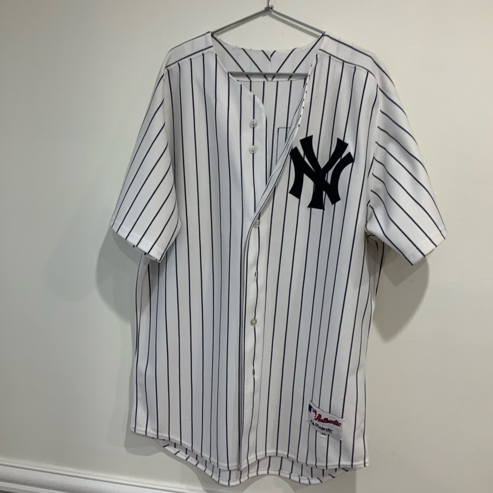 NY YANKEES White Pinstripe Baseball Shirt